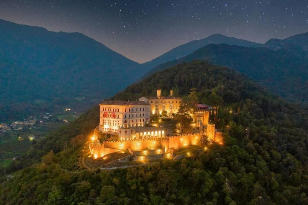 castelbrando-drone-notte,17927.jpg?WebbinsCacheCounter=1