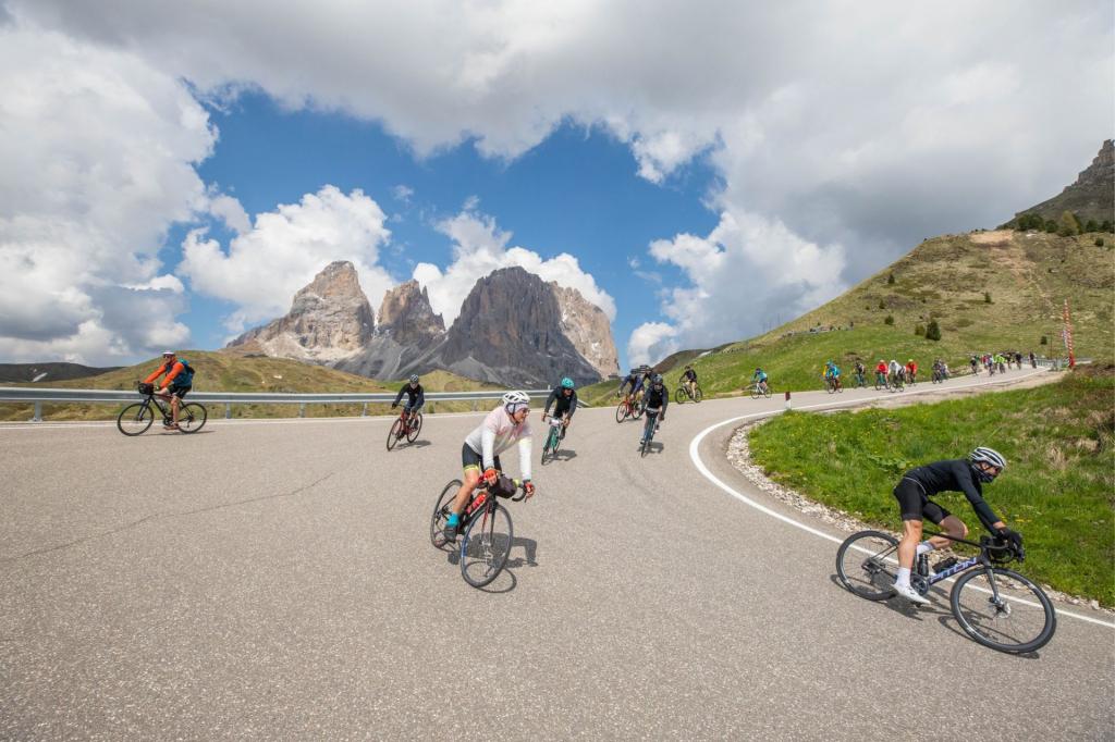 sellaronda-bike-day,13787.jpg?WebbinsCacheCounter=1