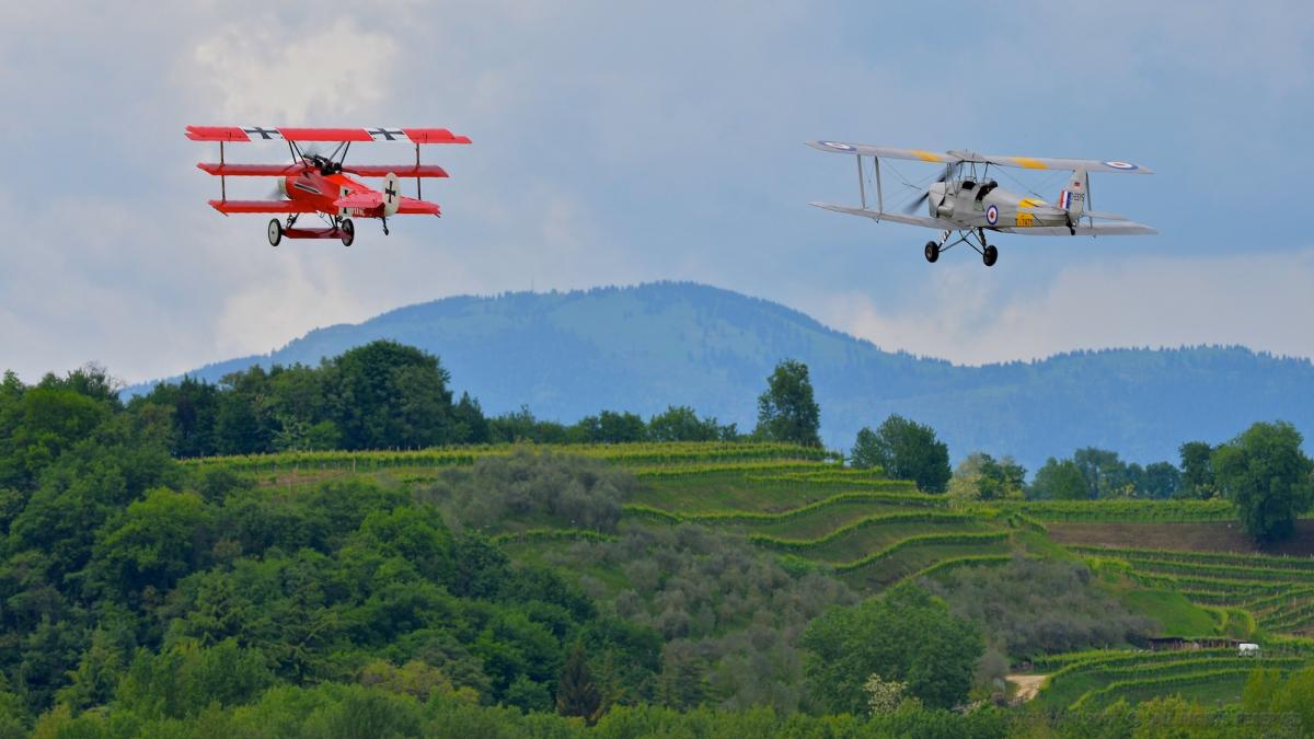 Museo Aeronautico Volante Treviso con aerei da combattimento del Maggiore Baracca, targato Ferrari