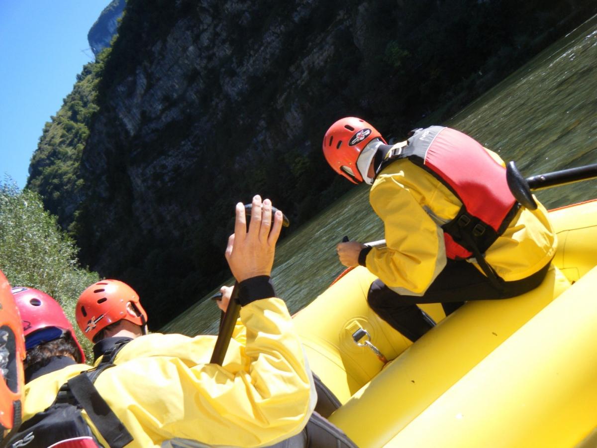 Rafting sul fiume Brenta durante la tua vacanza attiva in Veneto sulle Colline del Prosecco