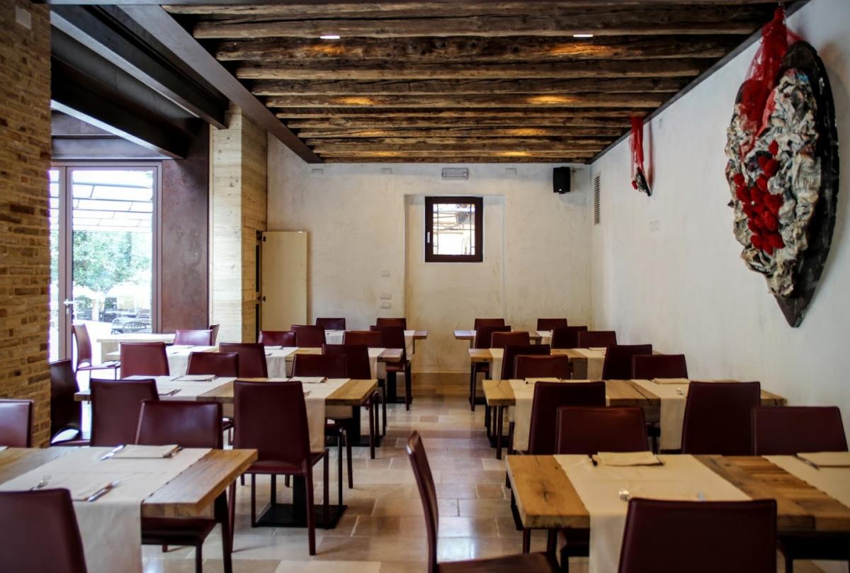 Ristorante Antica Abbazia con pizzeria e forno a legna