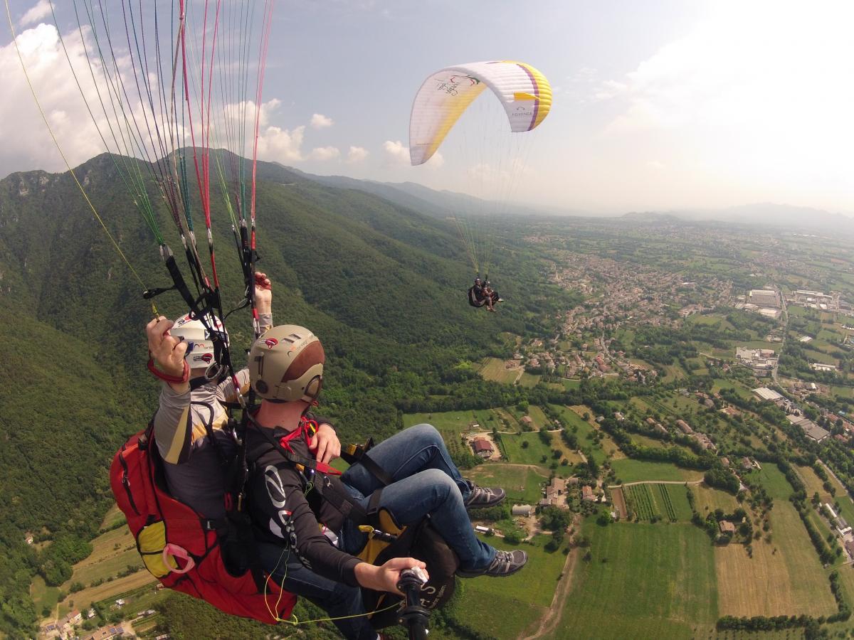 vacanza attiva in Veneto: parapendio sulle Colline del Prosecco