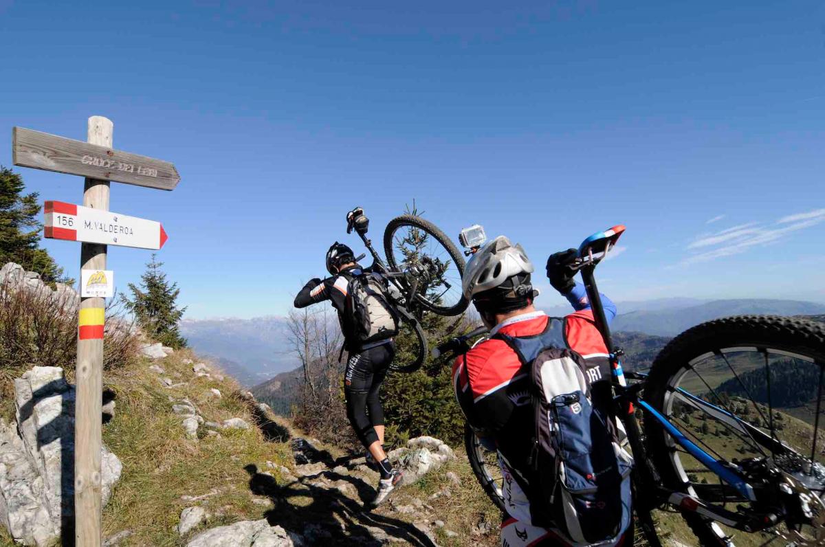 Esperienza mountain bike sul Monte Grappa durante le tue vacanze MTB in Veneto sulle Colline del Prosecco