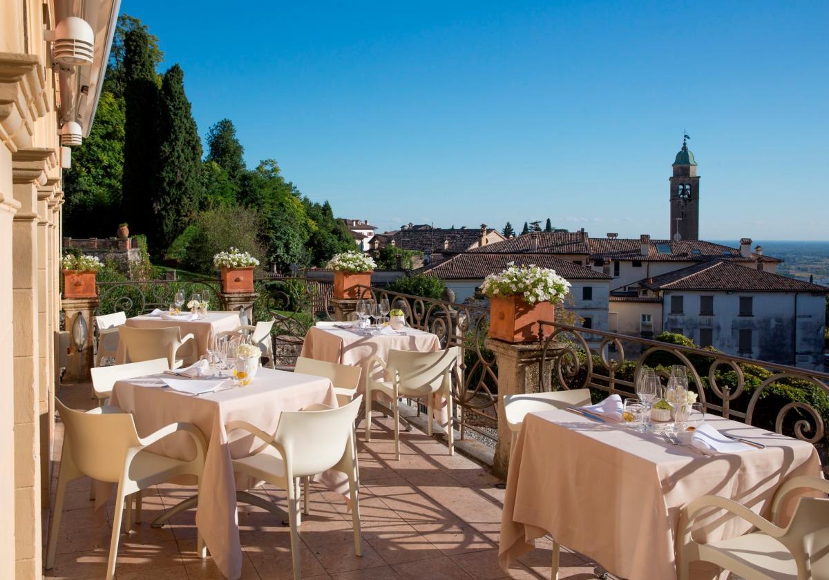 Ristorante La Terrazza - vista panoramica su Asolo, Colline del Prosecco, Veneto