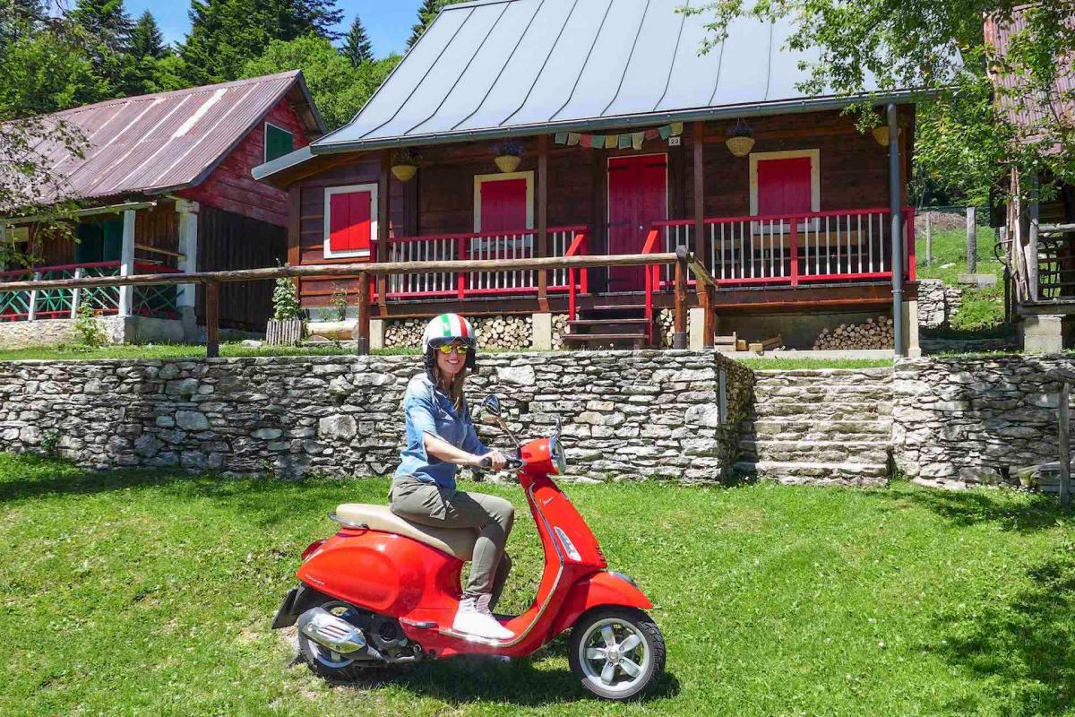 Le Dolomiti bellunesi in sella alla vespa per scoprire le Dolomiti bellunesi in moto durante la tua vacanza attiva in Veneto sulle Colline del Prosecco