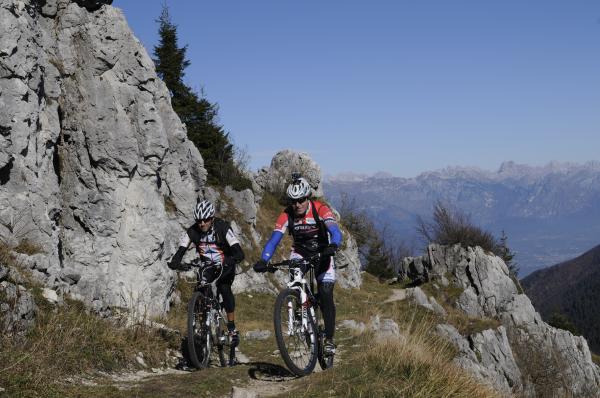 Scopri sterrati mozzafiato in mountain bike sul Monte Grappa