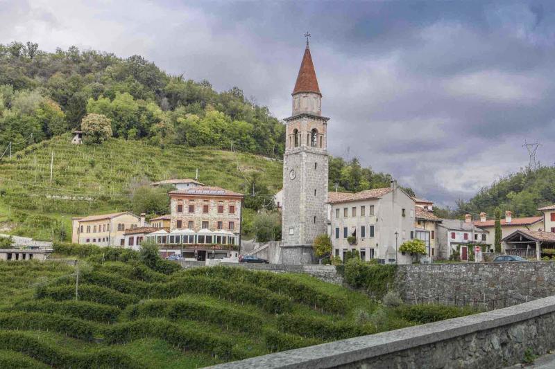  Andrea Zanzotto e la cartolina degli dei