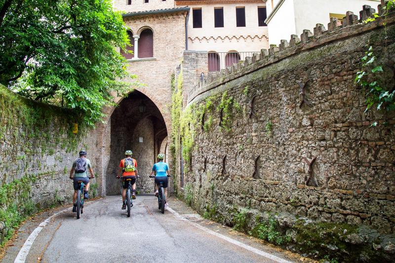 Un weekend in e-bike tra le affascinanti Colline del Prosecco